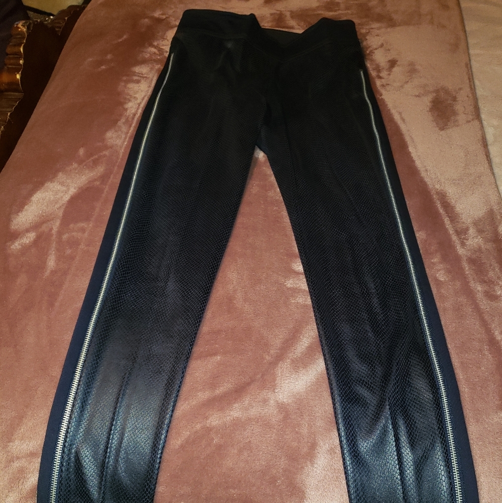 Navy blue faux snake skin Nygard slims leggings